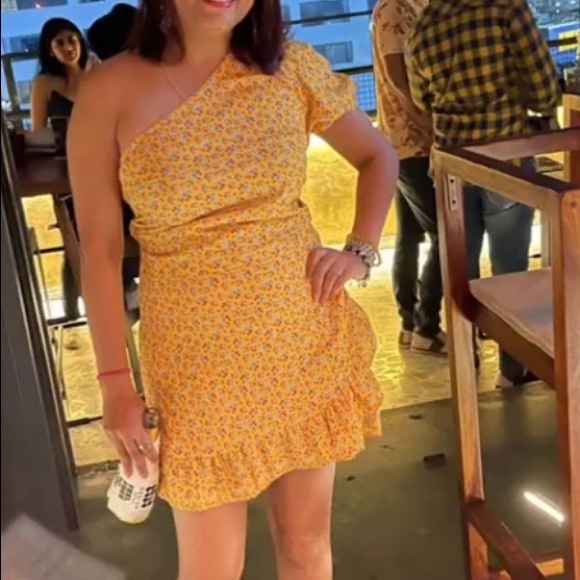 urbanic Dresses & Skirts - Urbanic one shoulder short dress